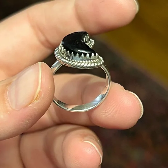 Onyx crescent moon sterling silver ring size 7.5 - Picture 2 of 5